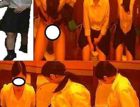 お姉さんたちがトイレで期待に応えます。