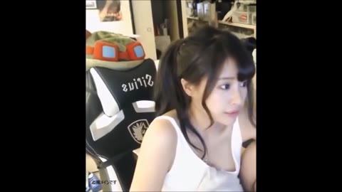 白ワンピ配信乳首胸チラ