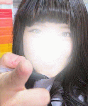 同業者パンチラ　お尻の割れ目と陰毛が・・・　透けギャルパンティ包囲網
