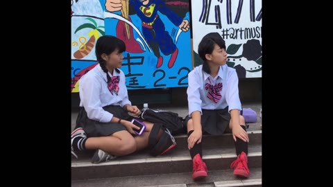 超絶カワイイお座りJ様のパンチラ観察