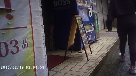 みんな大好きギャルのヨガパンツで歩く姿