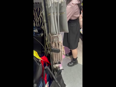 【撮影バレ！？】青チェJKの私服に遭遇！地雷系にピンクのパンツだった件