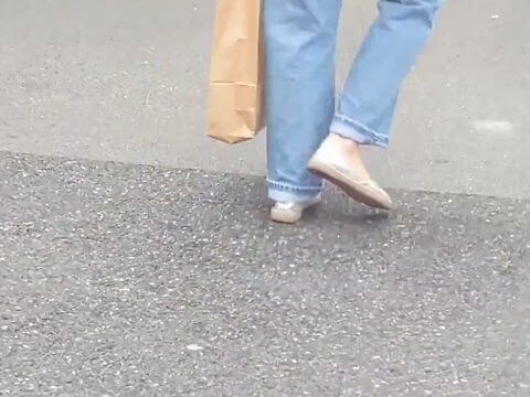 街中の魅力的なお尻 1