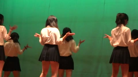 大興奮！！大量ＪＫのミニスカダンス♪