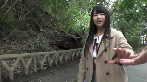 代々木公園で道行く散歩してるJDにフェラチオさせた　個人撮影