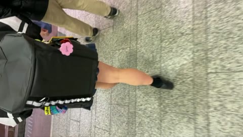 【JKめくり　Ｔパンに遭遇！！】