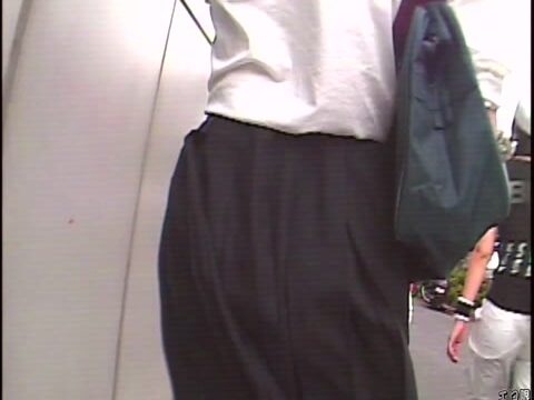 テレビが報道しなかった台風下の東京　※パンチラ
