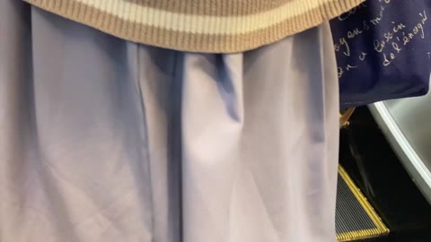 【パンチラ】【盗撮】先生のパンツが見れたら私は、、。