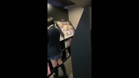 ☆巨乳JK本棚痴漢☆顔撮影あり