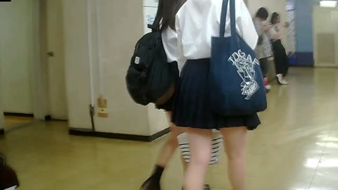 学生ちゃん・顔・太ももがメインです街撮り。
