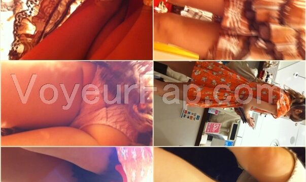 Upskirts in Shopping Mall ti029_01