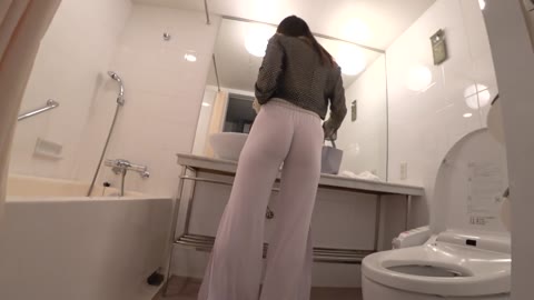 【超高画質】《番外編》実は好きモノ？経理部の人気OL！爆乳＆スライム巨尻エロボディに対してのほんわか笑顔…くぅ〜ギャップが堪らん
