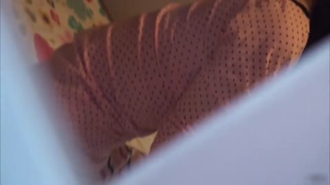エロい身体つきのお姉さんの部屋オナ