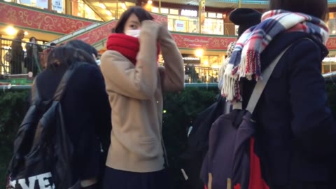 【衝撃】神風でスカートがフワッではなくブワ！っとめくれ上がるＪ★Ｋ