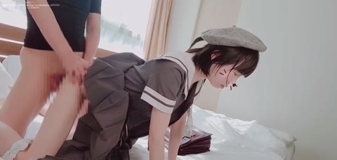 お手頃価格★【私立名門○学生★バック挿入6分】 セーラーワンピース制服のおとなしくてちっちゃなからだの女の子に、後ろから思いっき