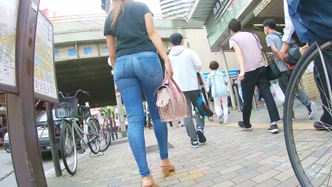 No.724お尻特化下半身からのプリッと美しい円形がステキなお姉さんに密着取材