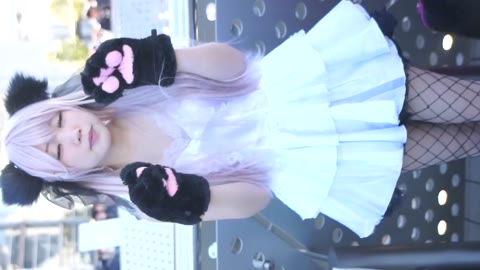 コミックマーケット コスプレ 可愛らしいレイヤーさんの猫耳コスプレ 対面パンチラ コミケ