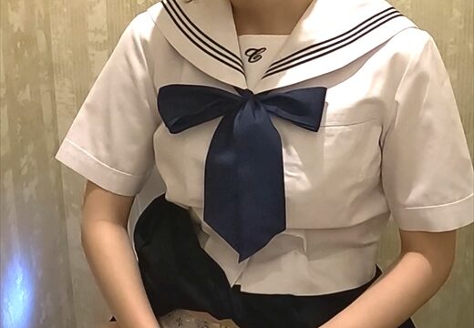 デパートのトイレでこっそりオナニーしちゃうJK173　透き通るような白い肌のアイドルみたいな女の子がくちゅ音を響かせて痙攣イキ