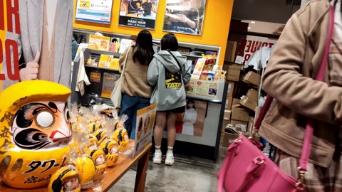 そそる私服さま！！タップリとパンチラ晒します！！