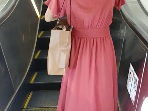 美女・駅