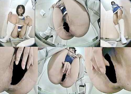 トイレオナニー　美女がオ〇ンコ拡げてトイレでオナニー