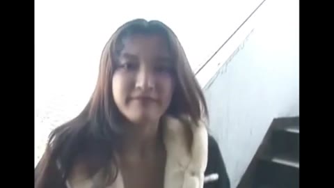 野外好きの変態露出娘