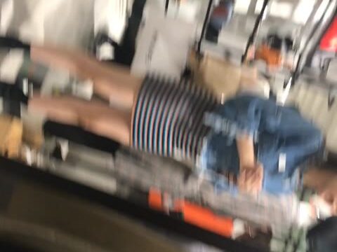ショップ店員逆さ撮り多分バレたｗピンクのパンツ巨乳おっぱいモデル業をしているお姉さん【動画】095
