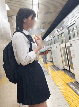 【再販】電車内集団おさわり パンティ隠し撮り・巨乳揉み・マンクチュで電車内イカせ 都内私立高3年 Aちゃん（仮名）