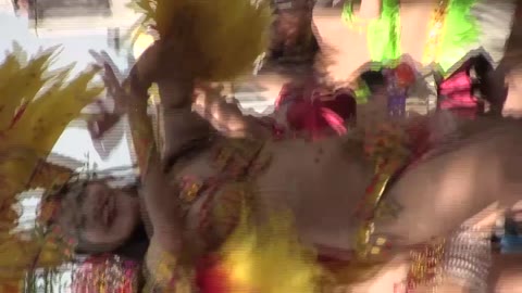 スノーホワイトなモチ肌ムッチリ女子大生サンバダンサー