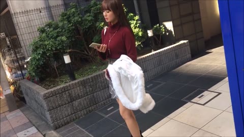 美人のパンツを覗く