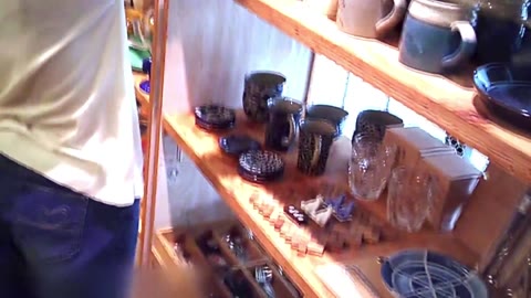 ショップ店員#72 笑顔が可愛い美人さんのセクシーな胸チラ！