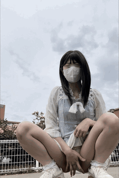 ハミ毛しちゃってるｗｗｗバラ園に行ってパンチラ撮ってきました♡
