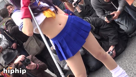 公然ワイセツスレスレ！生パンツ出しまくりの露出狂の変態娘NO-1