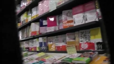 胸タッチズボンずり下げパンチラ2点