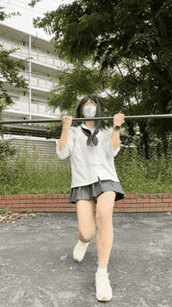 〇C時代のリアル制服で公園遊びパンチラ動画です♡