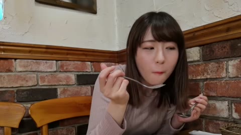 清楚な25歳人妻が欲求不満な体を他人棒で激しく突かれて溜まった性欲を爆発させます