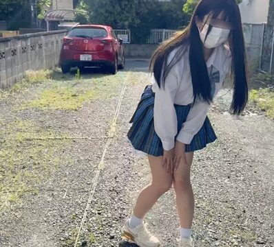 青チェ制服で遠隔ローター飛びっ子を装着して外出してきましたっ♡