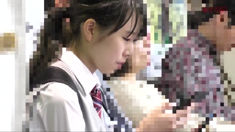 【電車チカン】顔出し制服J○★私立系美少女の膣からとめどなく溢れ落ちるマン汁★最後は容赦なく中出し