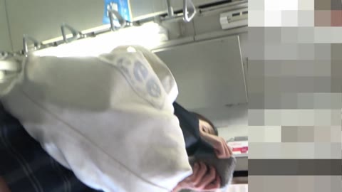 可愛い系の制服K！！赤サテン逆さパンチラ！！