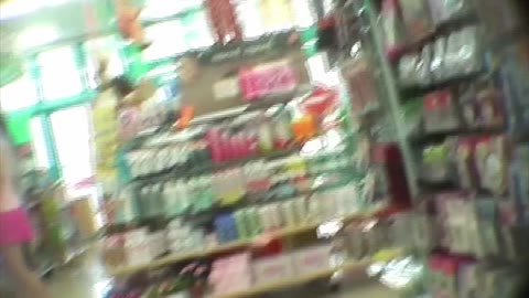 ★１０人のお嬢さんの逆さパンチラ動画　P３
