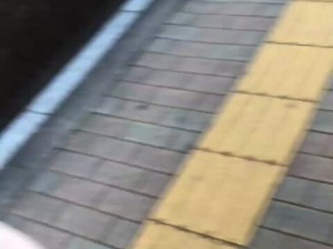 【痴漢でパンツに染み】痴漢＋パンチラ＋染みパンの最強合わせ技！
