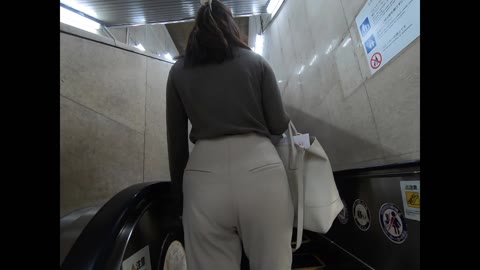 長身若妻の魅力的な姿