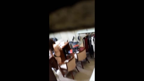 イベントスタッフの控え室のぞき見