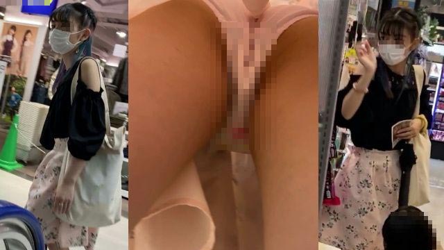 お姉さんの逆さパンチラ動画 247 [157MB]