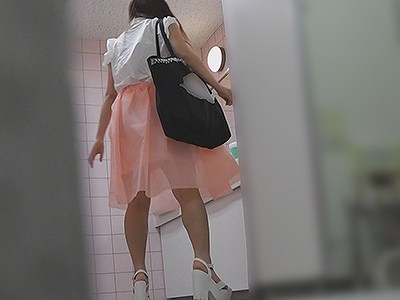 若さゆえの半しゃがみの奇跡風景【美しい日本の未来 No.239】