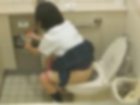 【お宝】制服●Kちゃん4名詰め合わせ！トイレ盗撮