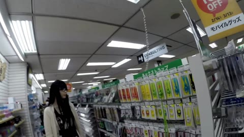 私服お姉さん#4 お姫様系のお姉さんの無防備生パンツ！
