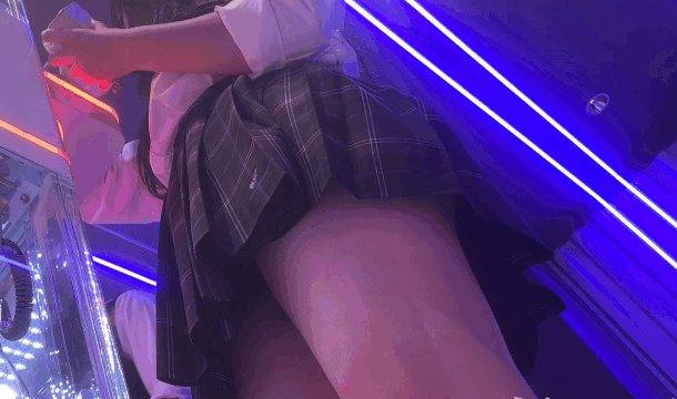 JKお宝＃122 半ケツJK３名