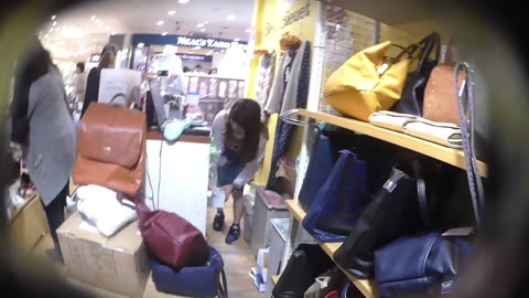 ショップ店員#50 JD感のある可愛いお姉さんのテカテカ生パンツ！