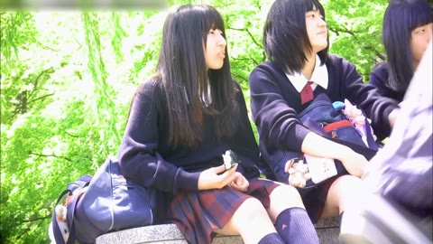 ピュアで可愛いJ○達のお座りお弁当時間【JK対面撮り】
